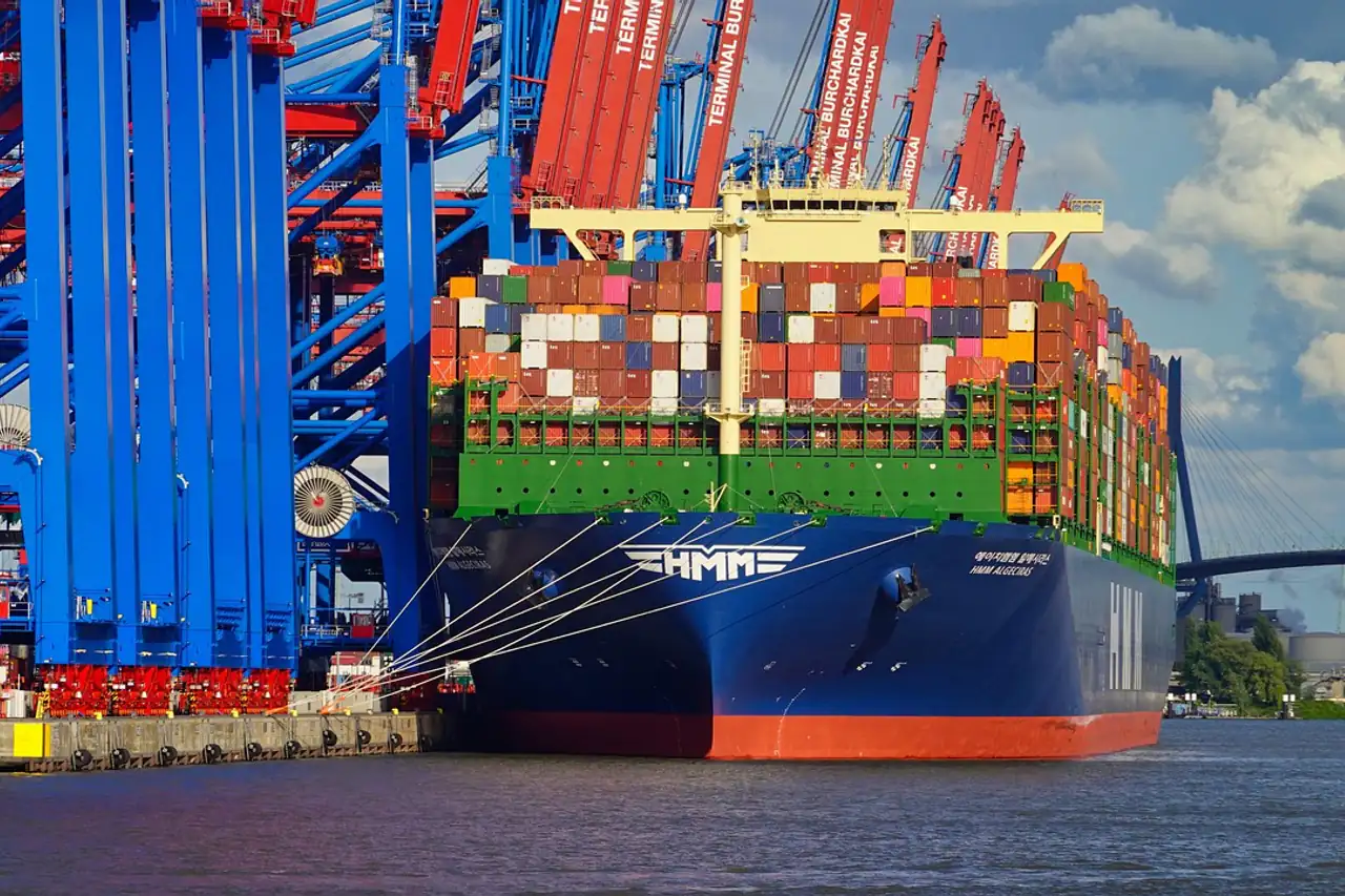 A container ship alongside a terminal